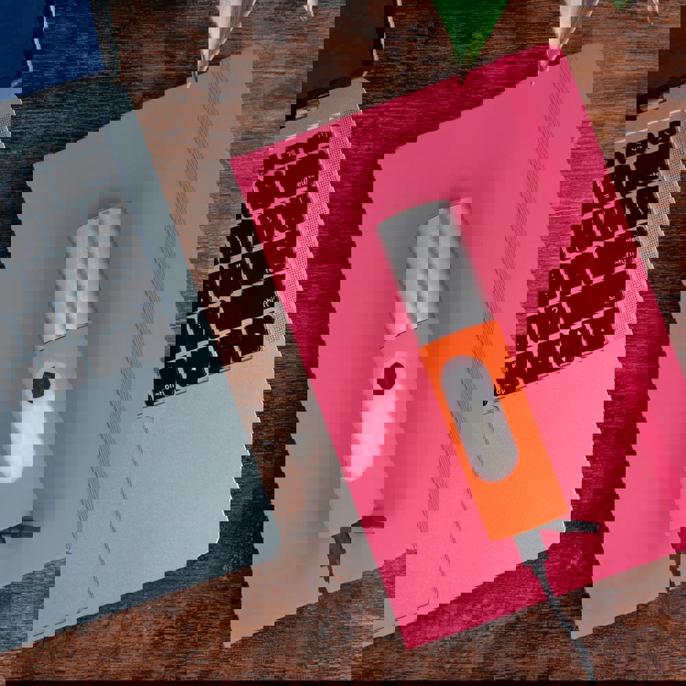 Wiederaufladbare 10-W-LED-Taschenlampe mit Zoomfunktion, 300 lm